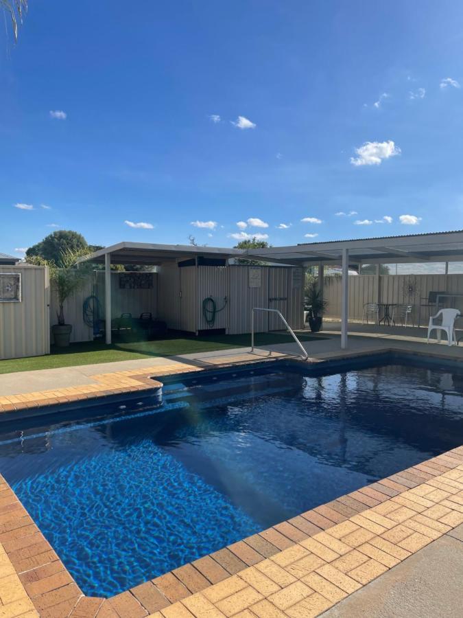 Dbj Holiday Units Mulwala Buitenkant foto