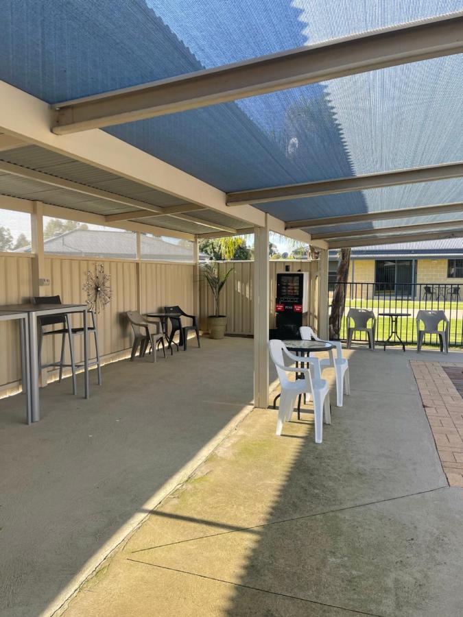 Dbj Holiday Units Mulwala Buitenkant foto
