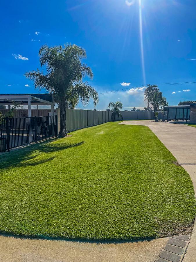 Dbj Holiday Units Mulwala Buitenkant foto