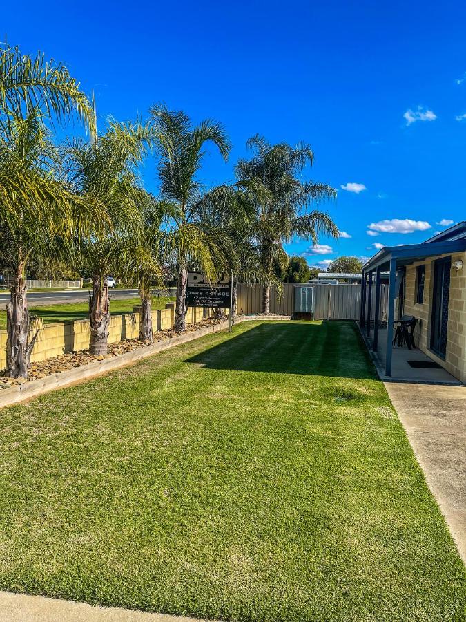 Dbj Holiday Units Mulwala Buitenkant foto