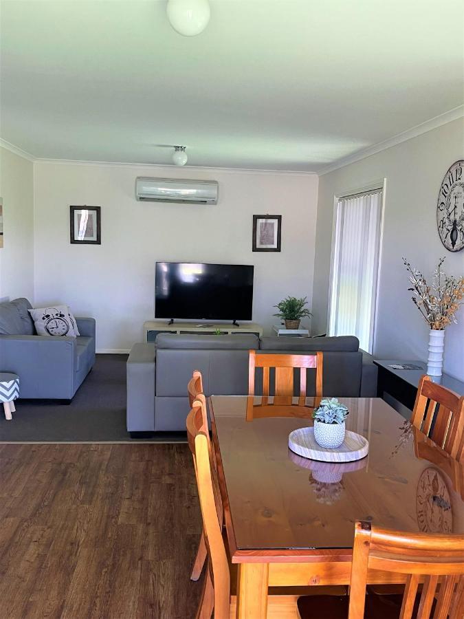 Dbj Holiday Units Mulwala Buitenkant foto